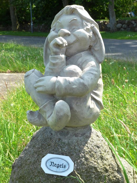 Gasthaus Knudsen Utersum ภายนอก รูปภาพ