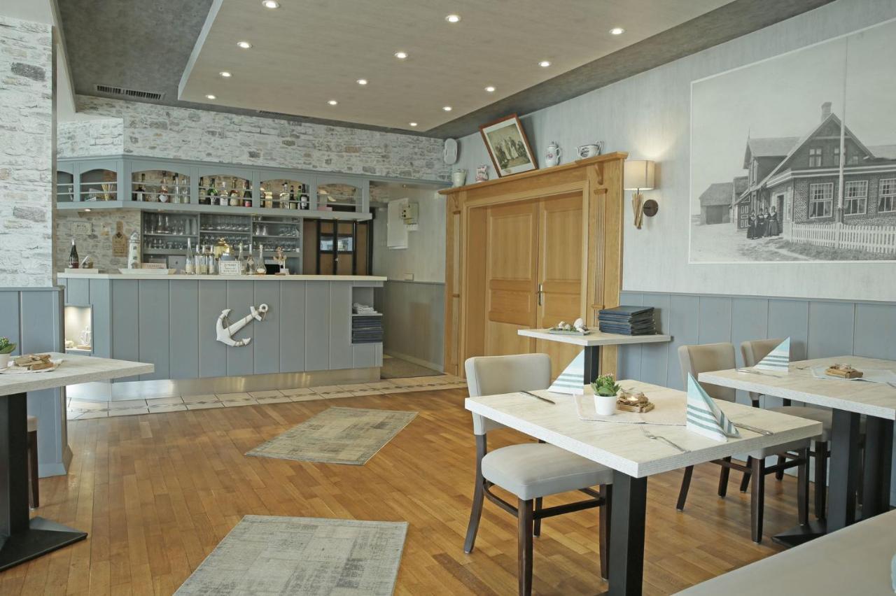 Gasthaus Knudsen Utersum ภายนอก รูปภาพ