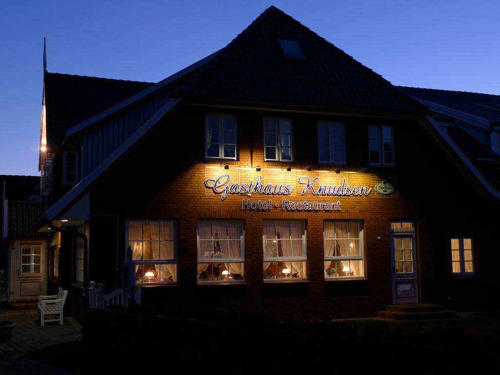 Gasthaus Knudsen Utersum ภายนอก รูปภาพ